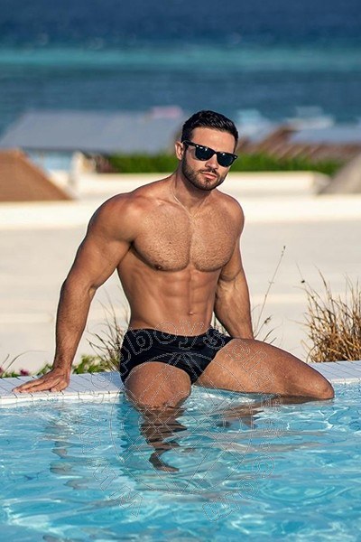 <B>MILANO</B><BR>
NOVITA ASSOLUTA.
Accattivante, bellissimo e possente.
Pronto a esaudire ogni tuo desiderio.
Chiamami! Cristian Hott MILANO 3299610356